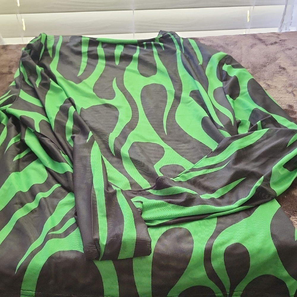 Green and Black Patterned Long Sleeve Top